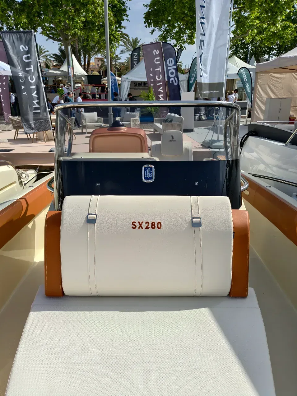 2026 Capoforte INVICTUS CAPOFORTE SXi 280 pre-owned yacht for sale Port Adriano Mallorca – aft deck and swim platform