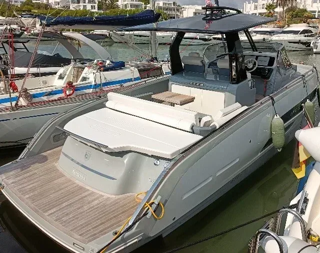 2023 INVICTUS GT 320 pre-owned yacht for sale Port Adriano Mallorca