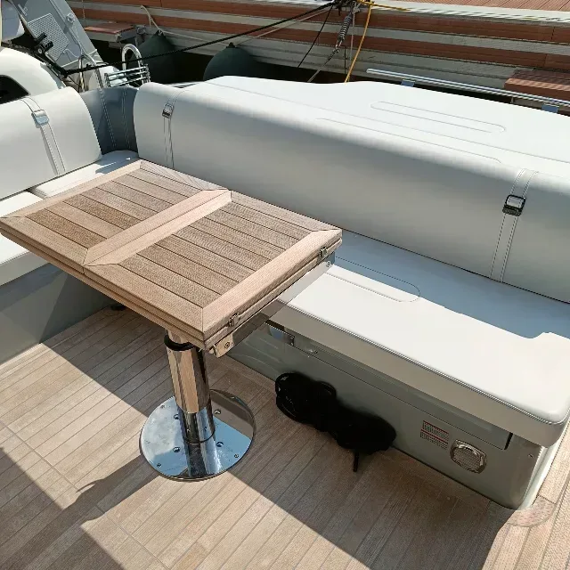 2023 Invictus INVICTUS GT 320 pre-owned yacht for sale Port Adriano Mallorca – aft deck and swim platform