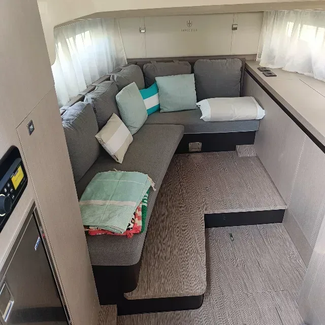 2023 Invictus INVICTUS GT 320 pre-owned yacht for sale Port Adriano Mallorca – interior cabin and seating